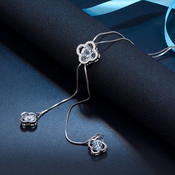 NEW 925 Sterling Silver Diamond Clover Necklace - Picture 4 of 8